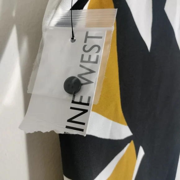 Women's Nine West Button Front Ruffle Hem Dress - Picture 3 of 7